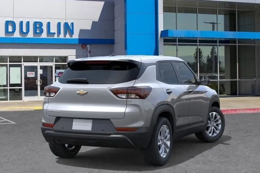 2026 Chevrolet Trailblazer LS photo 1
