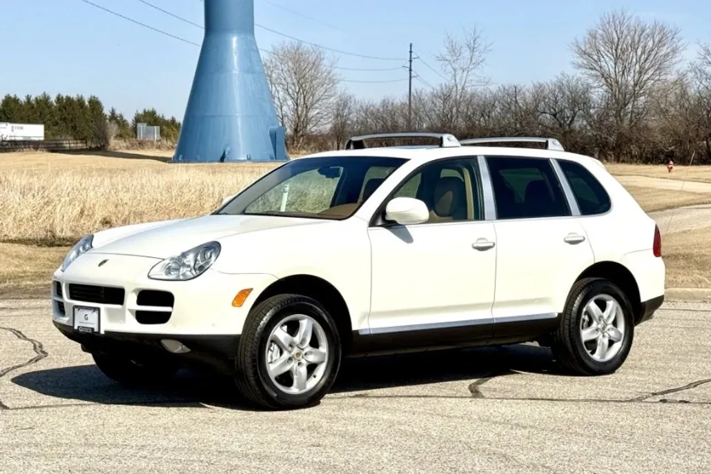 2004 Porsche Cayenne S photo 1