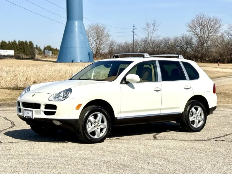 2004 Porsche Cayenne S photo 1