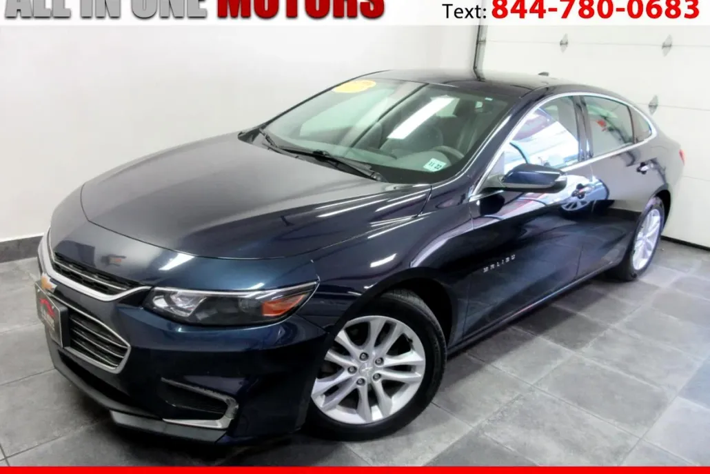 2017 Chevrolet Malibu 1LT photo 1