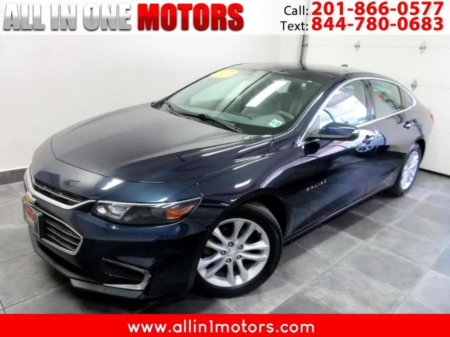 2017 Chevrolet Malibu 1LT photo 1
