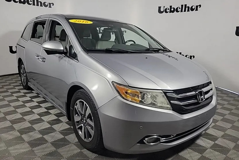 2016 Honda Odyssey Touring Elite photo 1