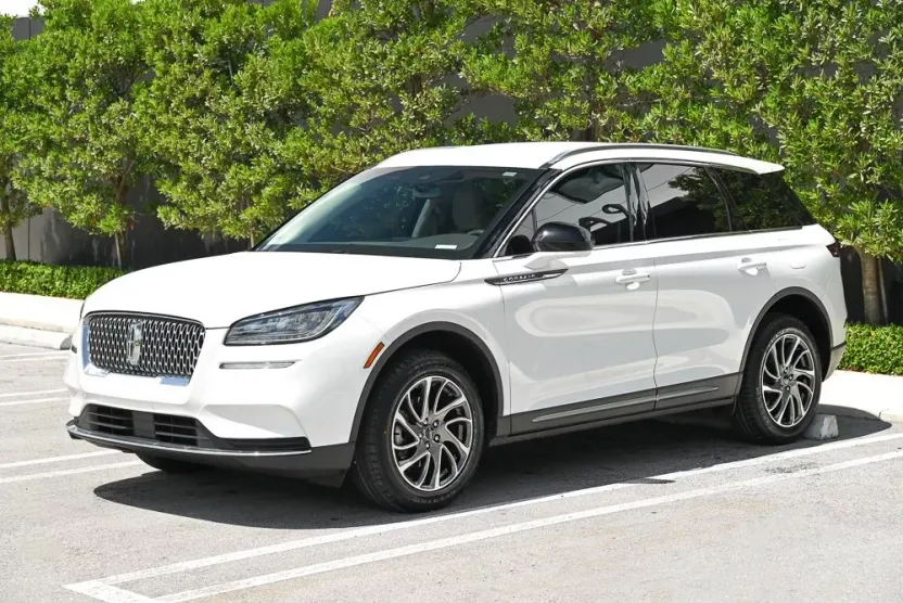 2021 Lincoln Corsair Standard photo 1