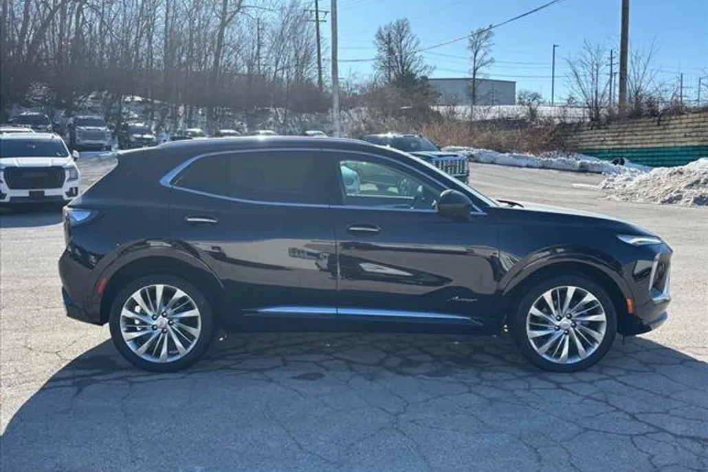 2025 Buick Envision Avenir photo 1