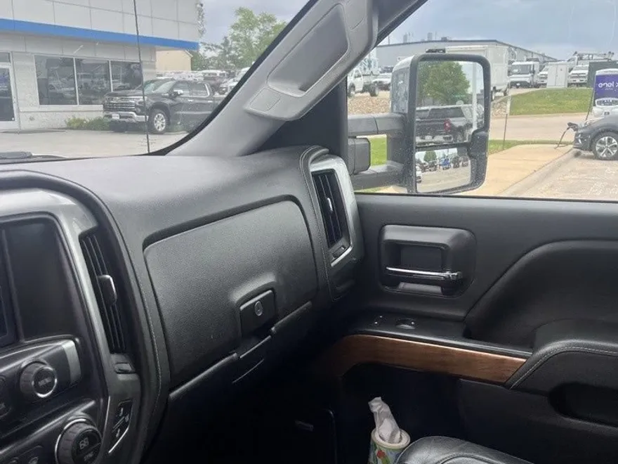 2015 Chevrolet Silverado 3500HD LTZ photo 1