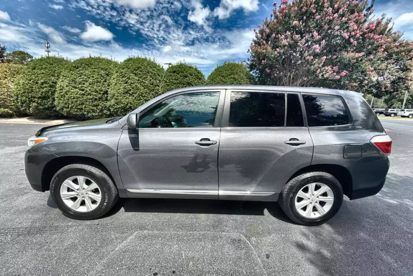 2012 Toyota Highlander Base Hybrid photo 1