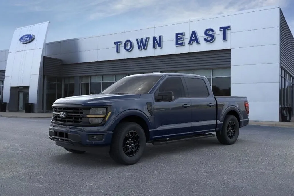2025 Ford F-150 XLT photo 1
