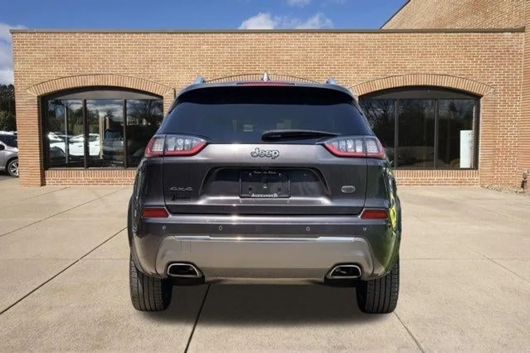 2019 Jeep Cherokee Overland photo 1