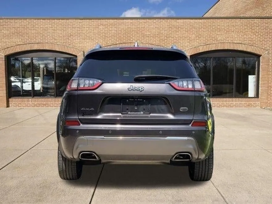 2019 Jeep Cherokee Overland photo 1