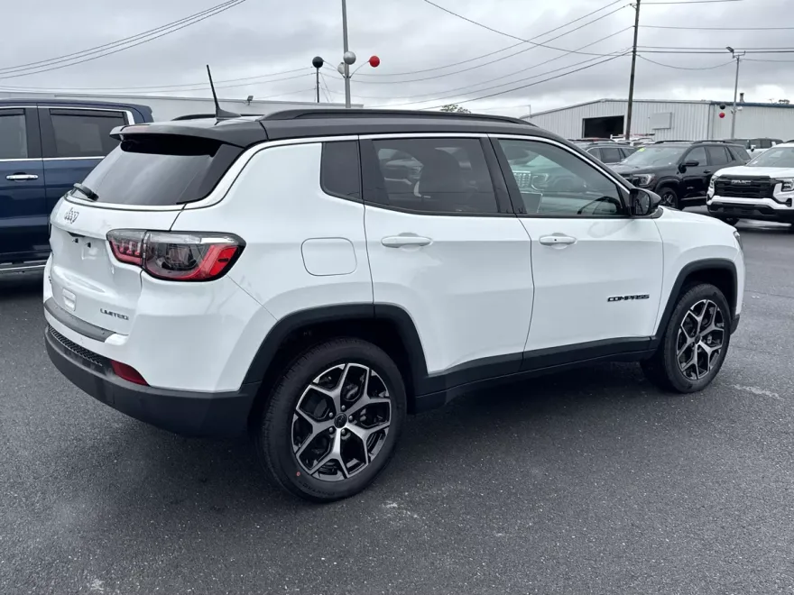 2025 Jeep Compass Limited photo 1