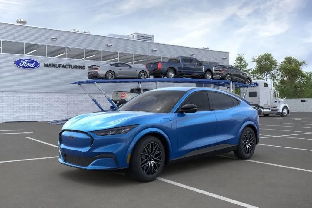 2025 Ford Mustang Mach-E Premium photo 1