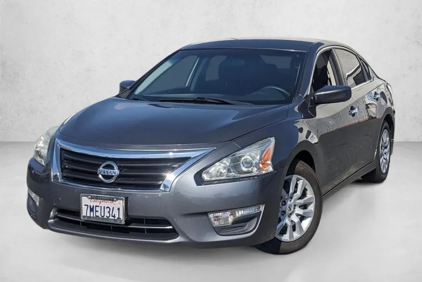 2015 Nissan Altima 2.5 S photo 1