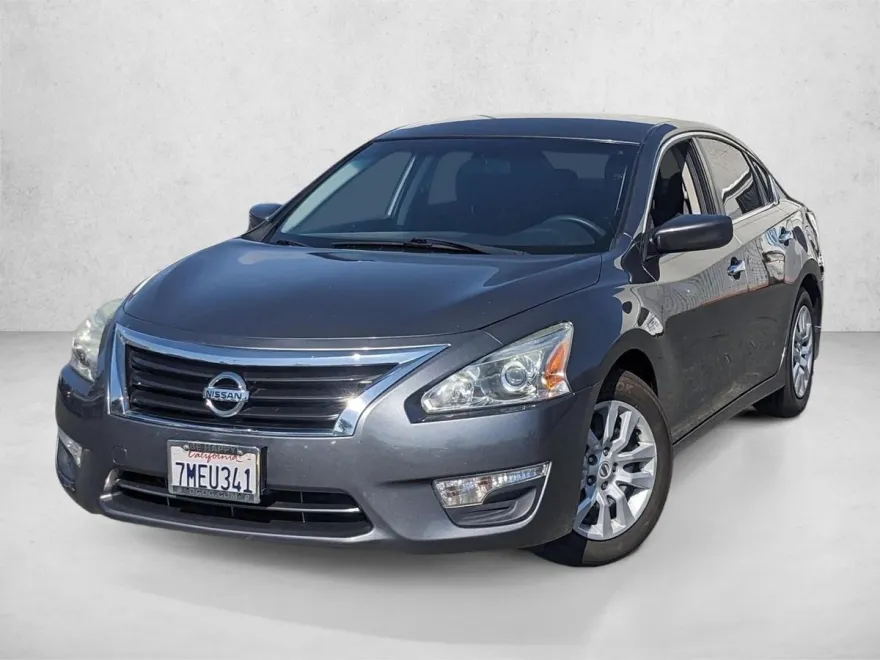 2015 Nissan Altima 2.5 S photo 1