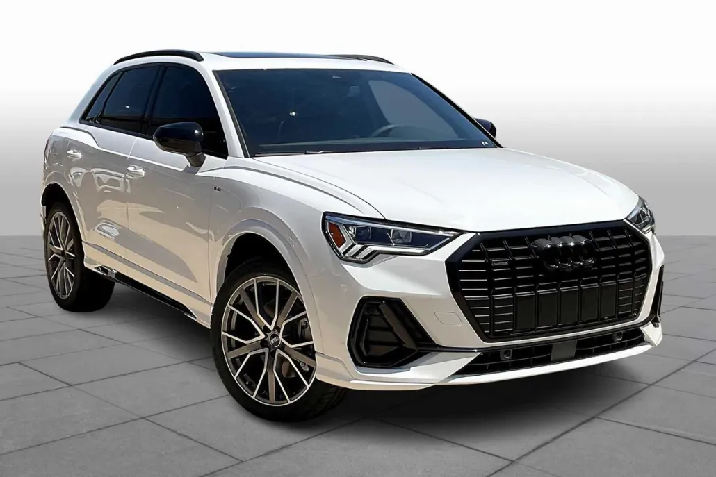 2025 Audi Q3 45 TFSI S line Premium Plus photo 1