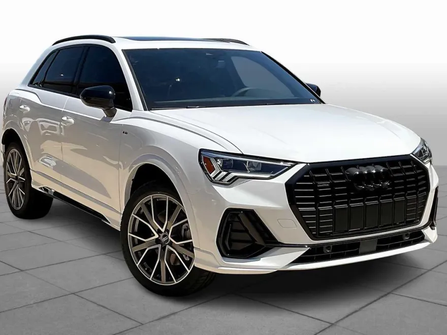 2025 Audi Q3 45 TFSI S line Premium Plus photo 1