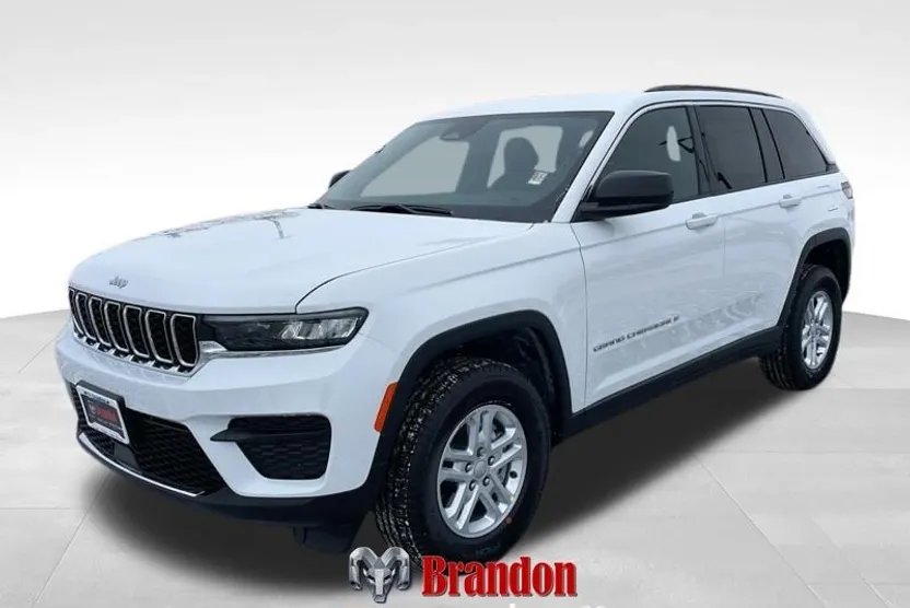 2025 Jeep Grand Cherokee Laredo photo 1