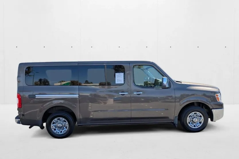 2015 Nissan NV3500 photo 1