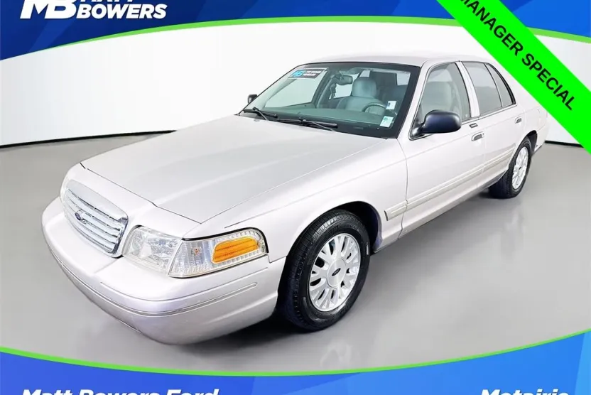 2004 Ford Crown Victoria LX photo 1