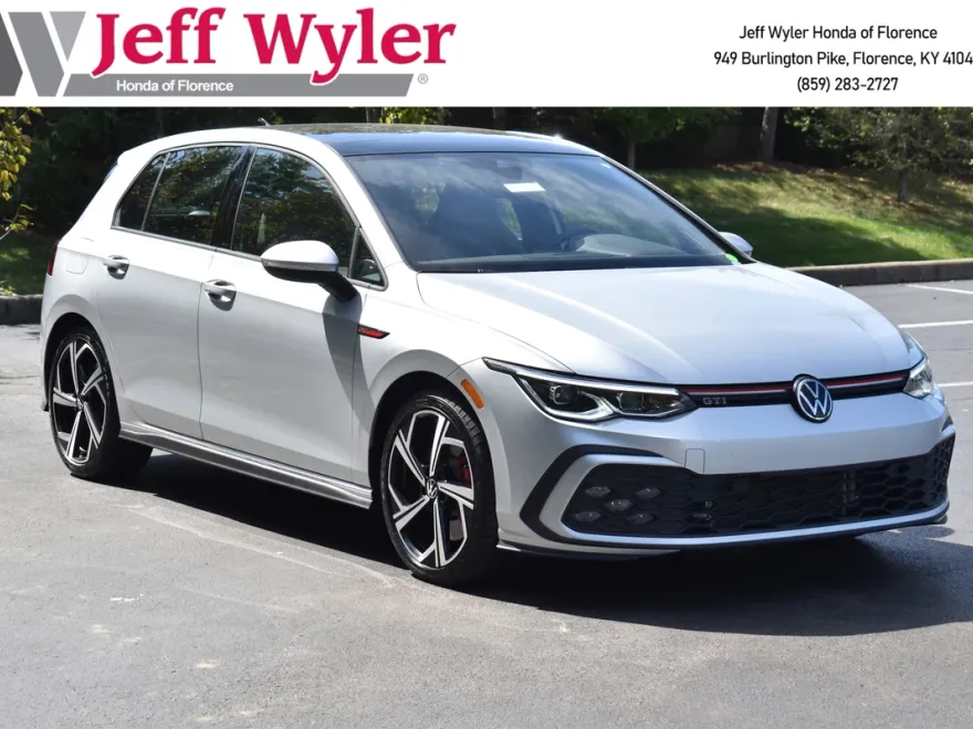 2024 Volkswagen Golf GTI SE photo 1