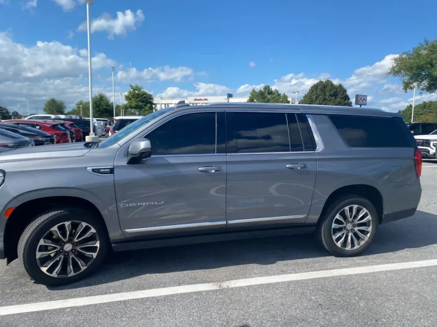 2021 Gmc Yukon XL Denali photo 1