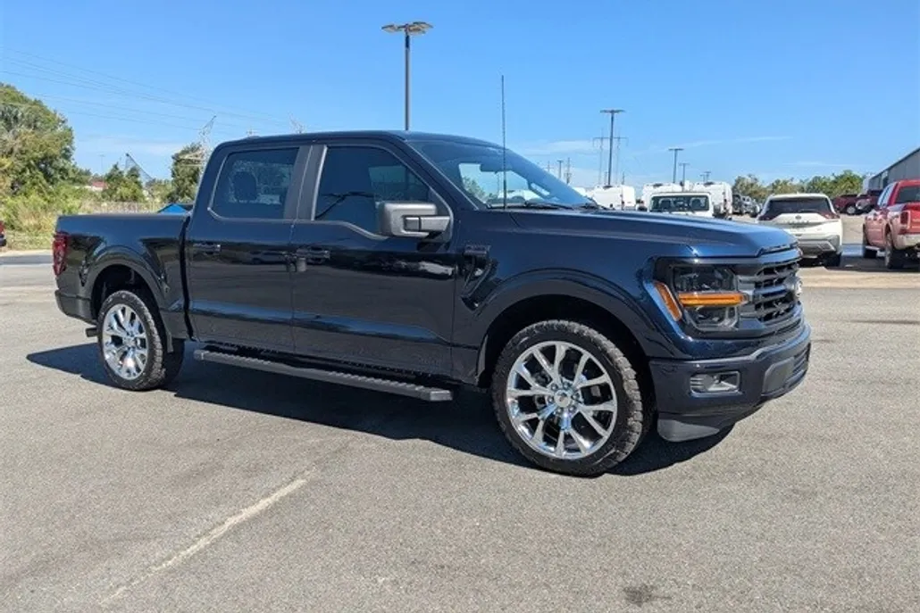 2025 Ford F-150 XLT photo 1