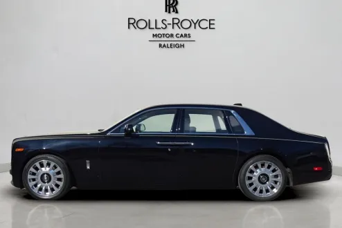2021 Rolls Royce Phantom photo 3