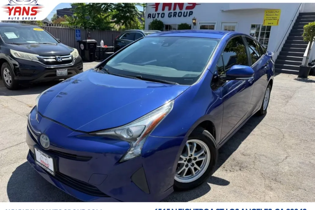 2017 Toyota Prius Two Eco Three Four Touring photo 1