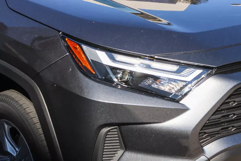 2025 Toyota RAV4 Hybrid LE photo 1