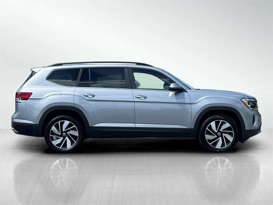 2024 Volkswagen Atlas SE Technology photo 1