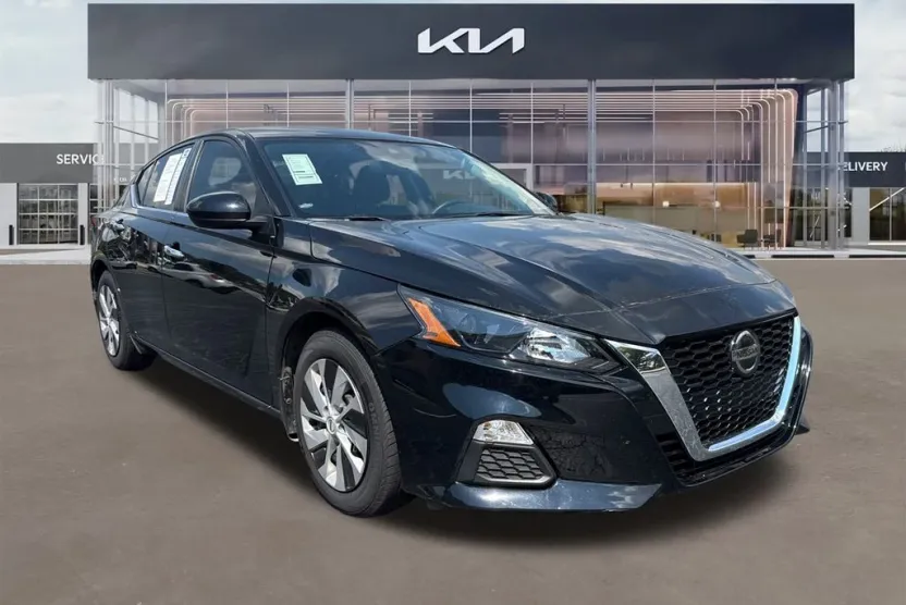2022 Nissan Altima 2.5 S photo 1
