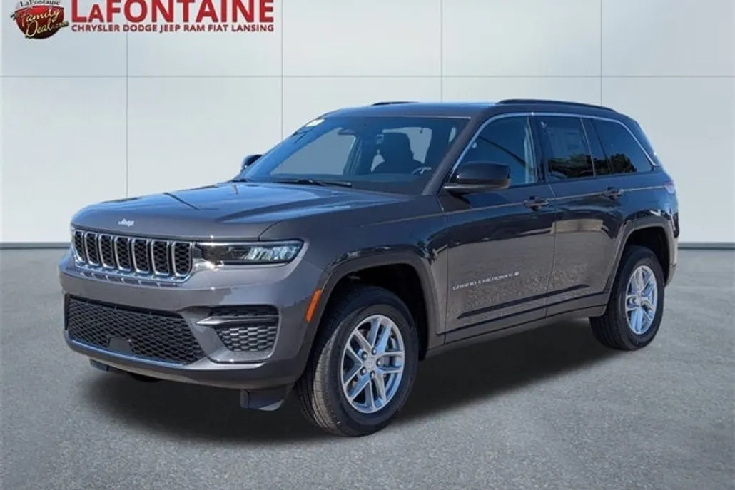 2025 Jeep Grand Cherokee Laredo photo 1