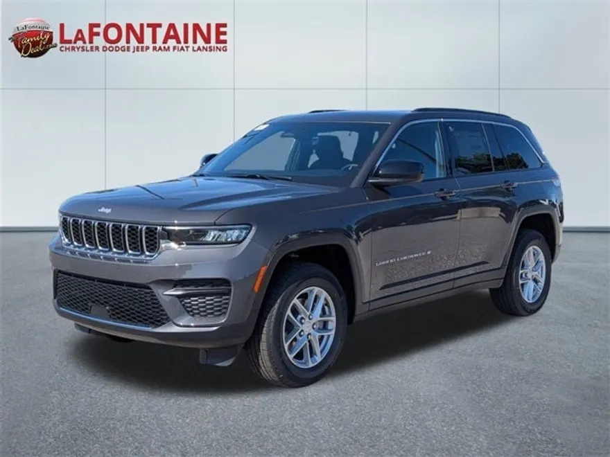 2025 Jeep Grand Cherokee Laredo photo 1