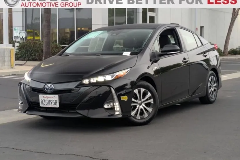 2022 Toyota Prius Prime Limited photo 1