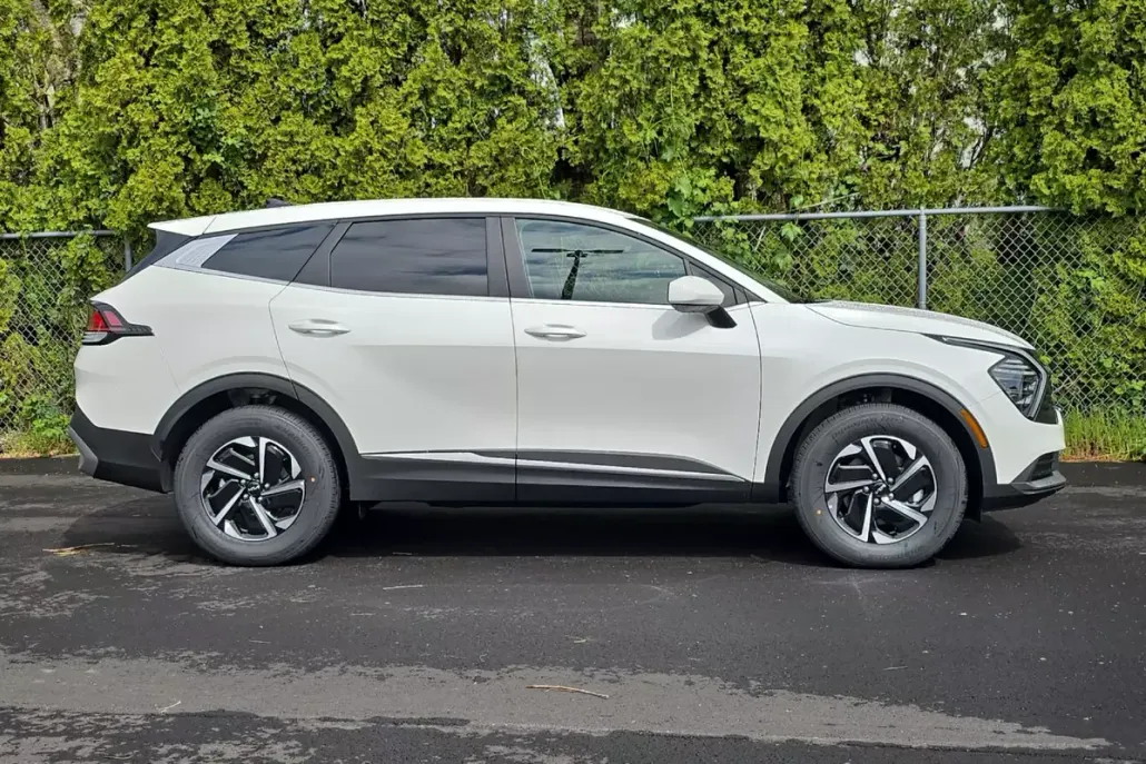 2025 Kia Sportage Hybrid LX photo 1