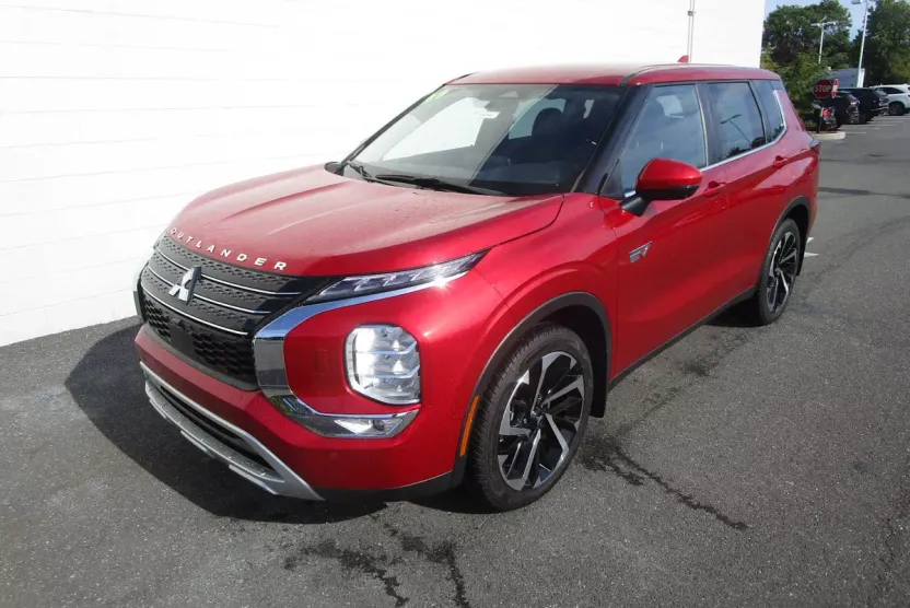 2023 Mitsubishi Outlander PHEV SE photo 1