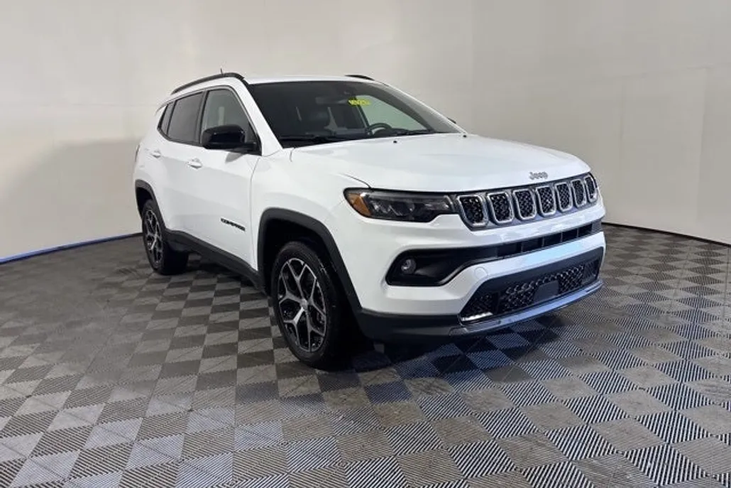 2024 Jeep Compass Latitude photo 1