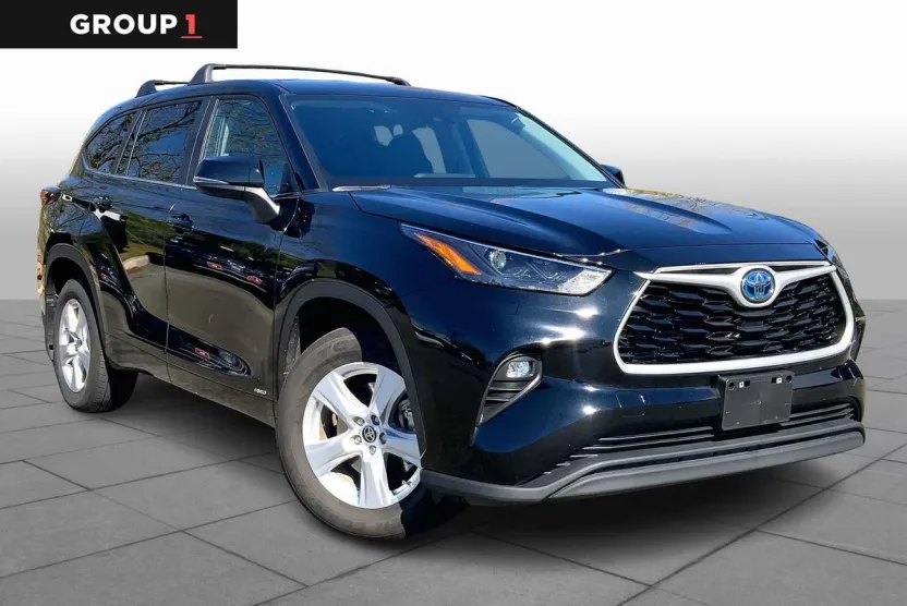2023 Toyota Highlander Hybrid LE photo 1