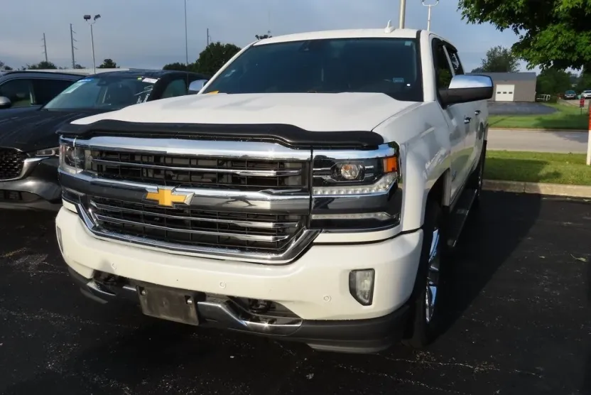 2017 Chevrolet Silverado 1500 High Country photo 1