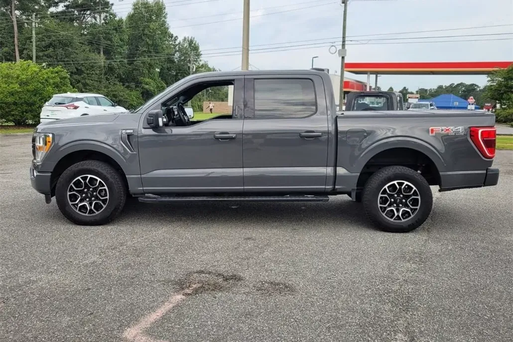 2021 Ford F-150 XLT photo 1
