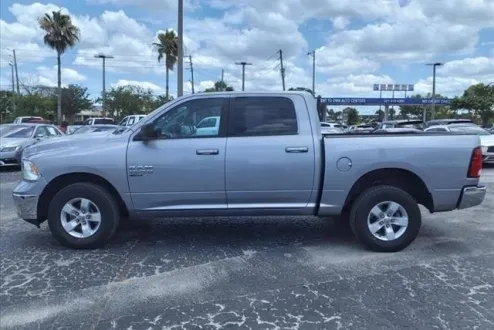 2021 Ram 1500 Classic SLT photo 3
