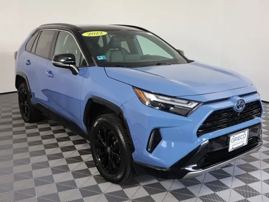 2022 Toyota RAV4 Hybrid XSE photo 1