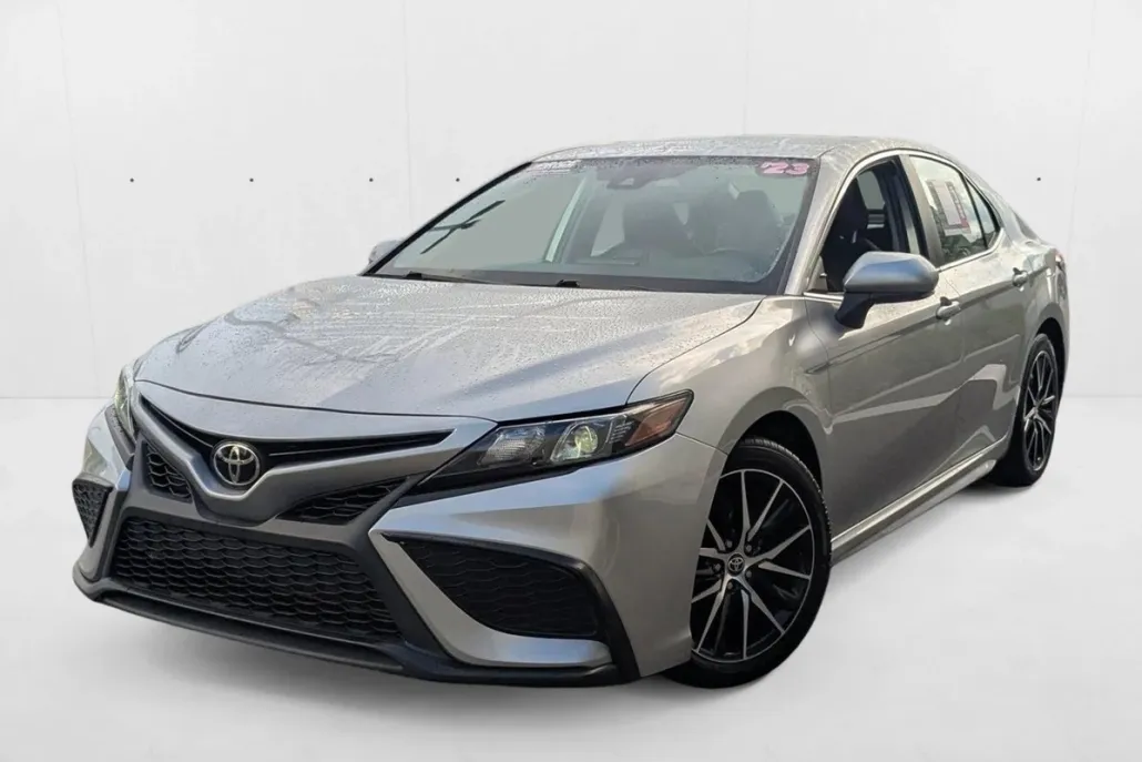 2023 Toyota Camry SE photo 1