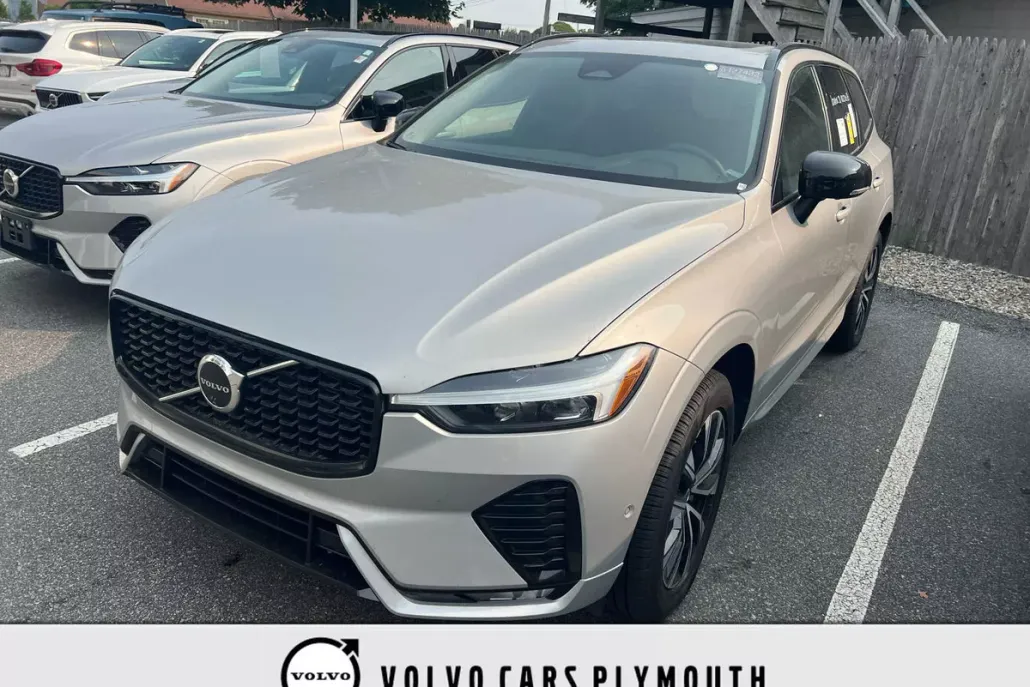 2025 Volvo XC60 B5 Plus photo 1