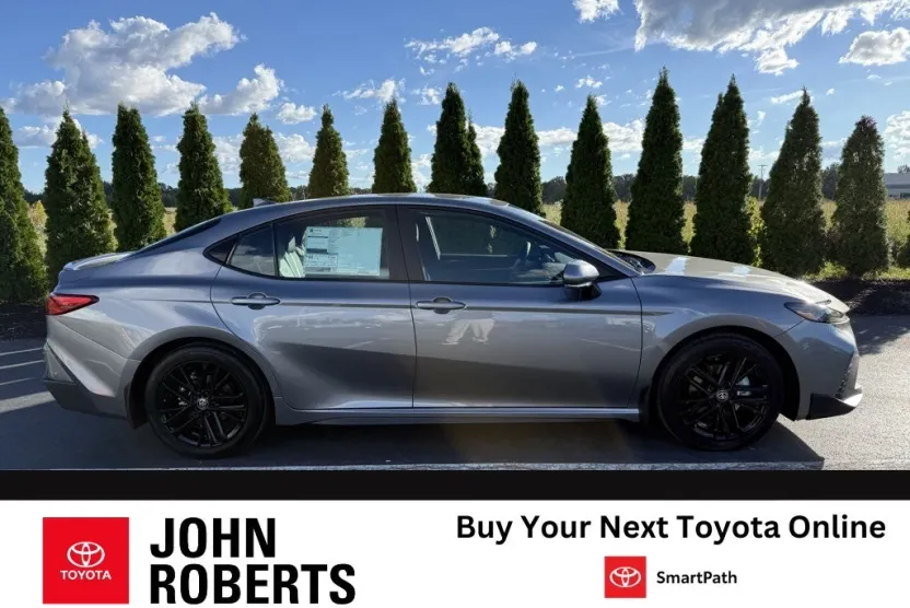 2026 Toyota Camry SE photo 1