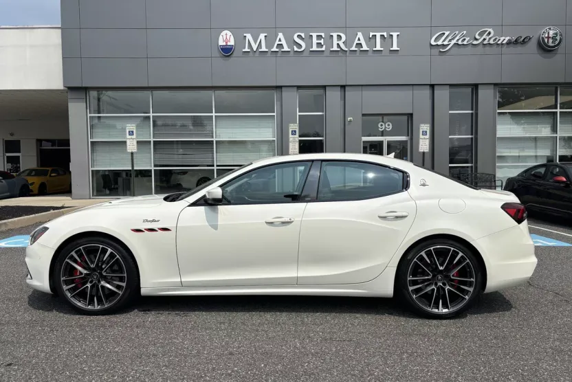 2021 Maserati Ghibli Trofeo photo 1