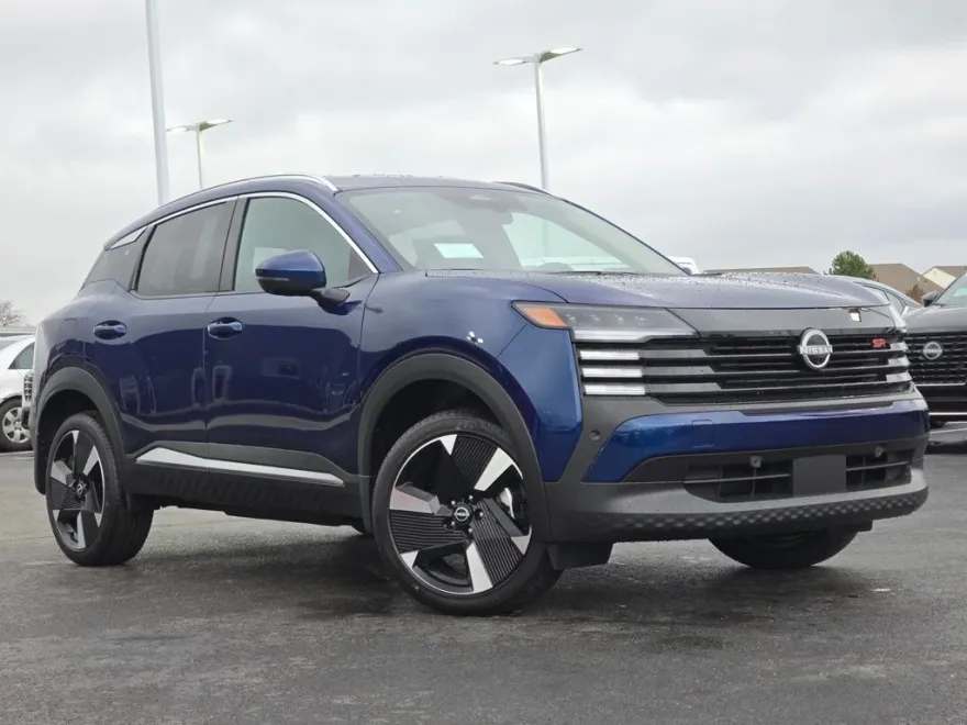 2025 Nissan Kicks SR photo 1