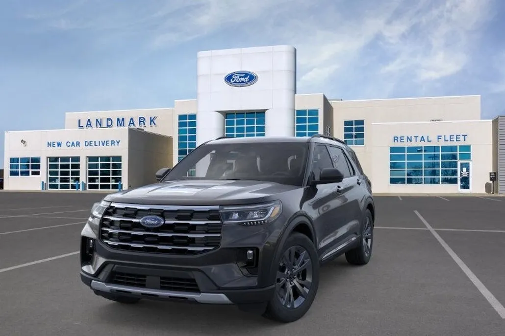 2025 Ford Explorer photo 1