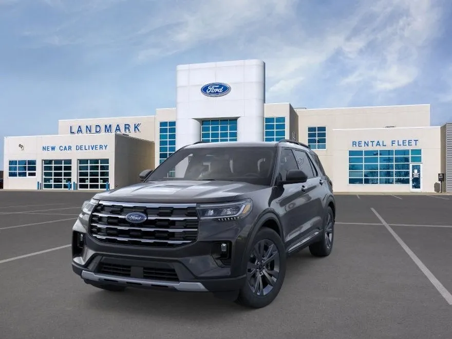 2025 Ford Explorer photo 1