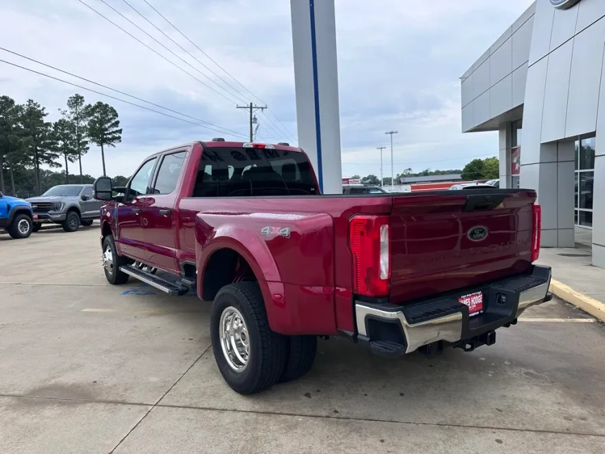 2025 Ford F-350 photo 1