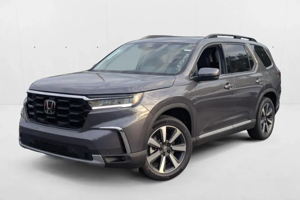 2025 Honda Pilot Touring photo 1